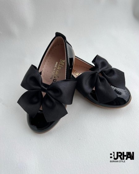 حذاء بناتي مع ببيونة 