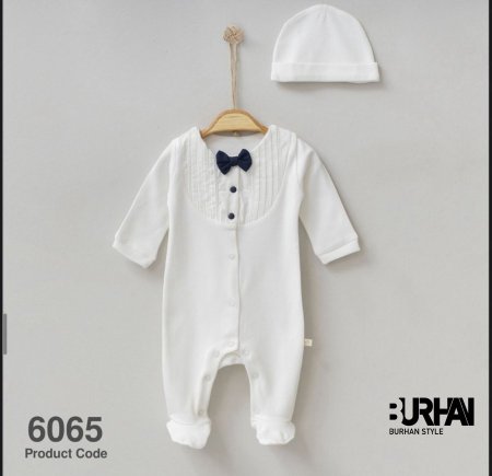 أبيض مع كحلي