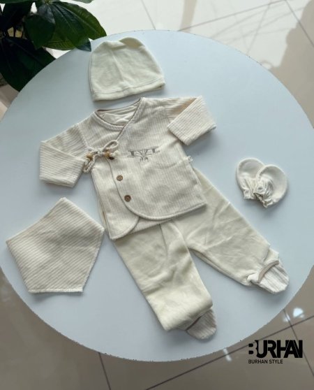 بجامة بيبي مخمل